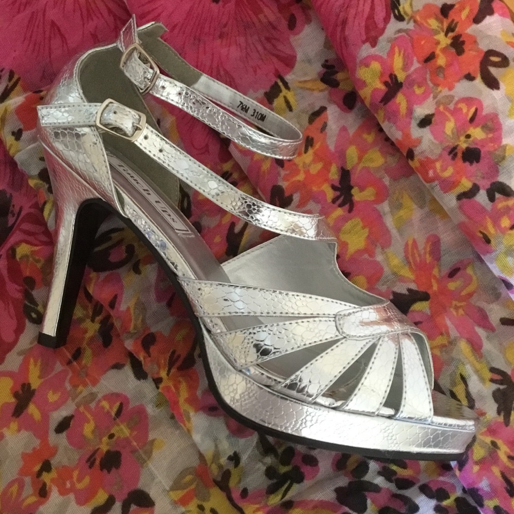 Touch Ups Heels